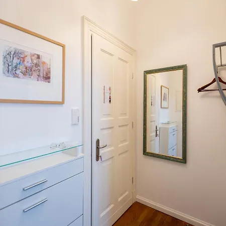 Apartment App 6